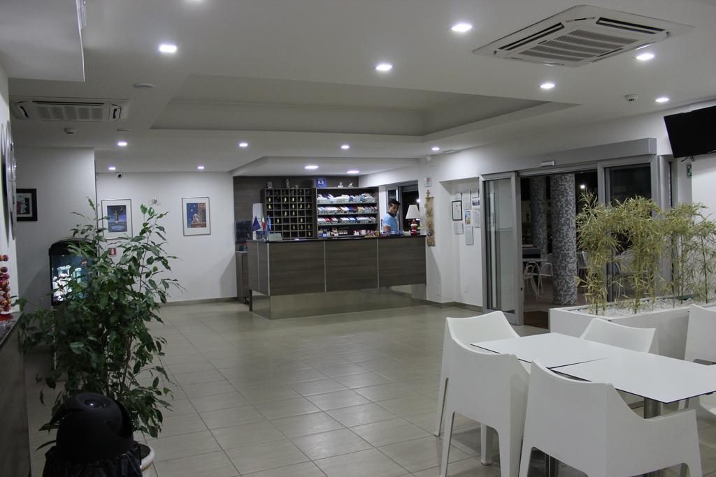 Hotel Poseidon Corigliano Calabro Luaran gambar